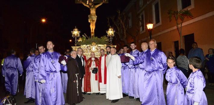 Vila-real emmudeix amb el pas de la Processó del Silenci