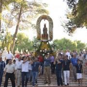 Centenars de veïns acompanyen a la Mare de Déu de Gràcia en el retorn a la seua llar en l’últim dia de festes