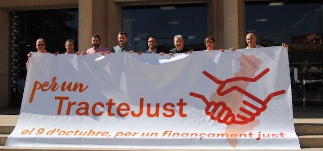 L’Ajuntament commemora el 9 d’Octubre amb una pancarta per un finançament just 