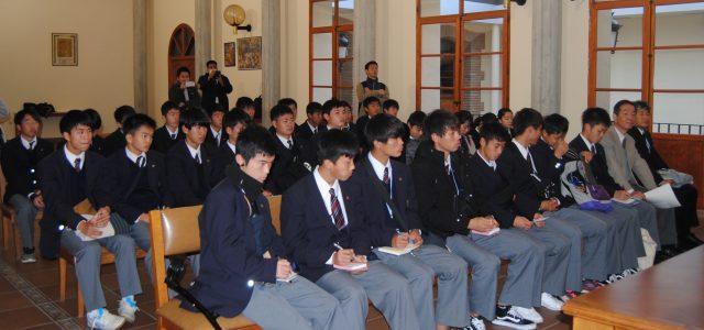 Un grup d’estudiants japonesos del col·legi Takamatsu Kita High School visita Vila-real