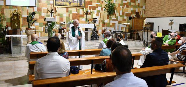 Mossén Guillermo es jubila celebrant una missa de comiat a la parròquia de Santa Sofia