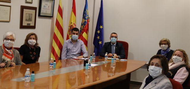 Mans Unides Vila-real busca pessetes oblidades per a recaptar fons per als més desafavorits