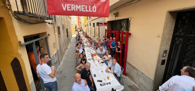 La penya El Vermelló disfruta del seu dinar de germanor