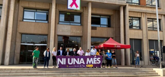 Vila-real guarda un minut de silenci per l’assassinat masclista a Alcoi