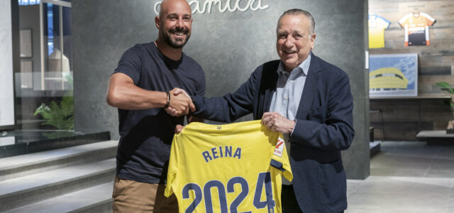 Pepe Reina renova i continuarà una temporada més al Villarreal CF