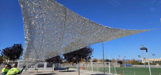 La Ciutat Esportiva, Flors i la piscina incorporen tendals per a protegir del sol