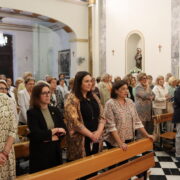 Les Ames de Casa de Vila-real tanquen el curs amb missa a l’ermita i un dinar