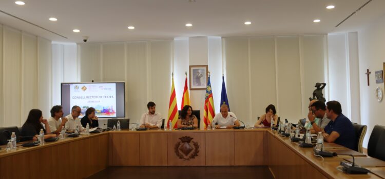 Vila-real presentarà dimarts el programa de festes per a repartir des de dimecres els 9.000 exemplars