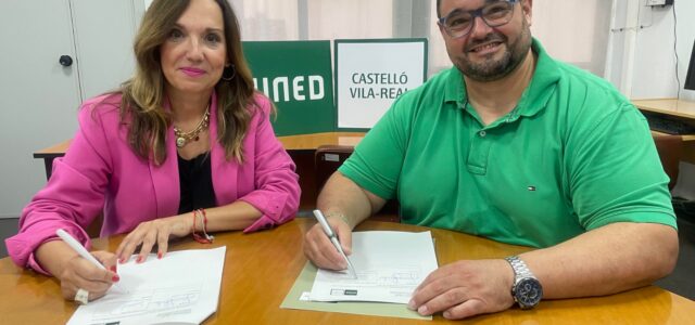 INSnovaE i UNED de Vila-real firmen un conveni per a multiplicar el coneixement docent