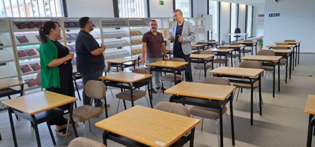 Visita a la BUC amb motiu del trasllat dels exàmens de la UNED