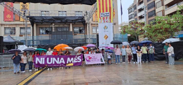 Un minut de silenci per l’assassinat masclista d’una dona a Castelló