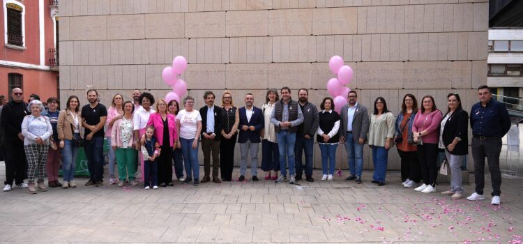 Vila-real commemora el Dia Mundial contra el Càncer de Mama