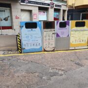 Les illes de reciclatge de Dr. Font i Plaça Major renoven horari i sistema de gestió