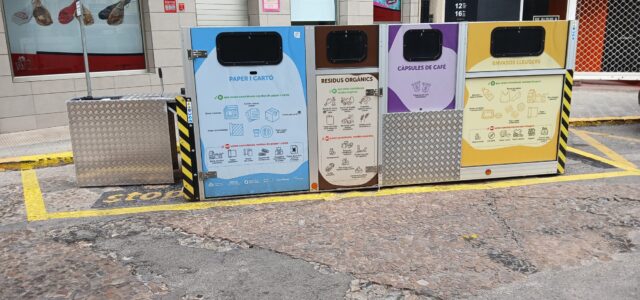 Les illes de reciclatge de Dr. Font i Plaça Major renoven horari i sistema de gestió