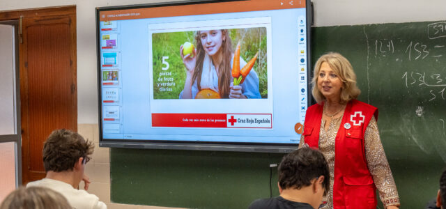 Creu Roja impulsa tallers per a l’alumnat sobre alimentació, primers auxilis i educació sexoafectiva