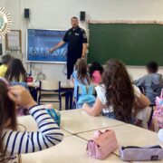 La Policia Local de Vila-real inicia una nova campanya de Convivència a les aules escolars del municipi