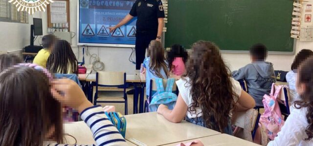 La Policia Local de Vila-real inicia una nova campanya de Convivència a les aules escolars del municipi