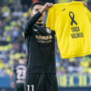 El Villarreal goleja a l’Alabés en La Ceràmica com a homenatge a les víctimes de la DANA (3-0)