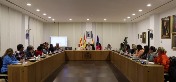 Vila-real informa sobre la nova taxa de residus en una reunió amb el Consell de Participació Ciutadana