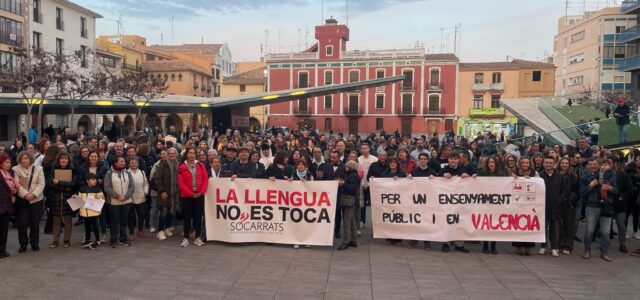 Protesta a Vila-real en defensa de la llengua