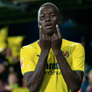 Coneix a Gueye i Buchanan a la botiga de telèfons de Vila-real: una cita ineludible per als aficionats del Submarí Groc